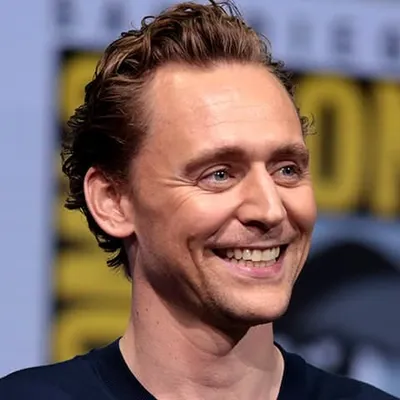 Tom Hiddleston - Book Recommendations (BookSelects)