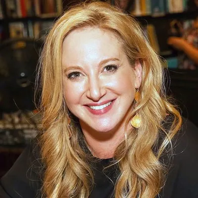 Leigh Bardugo - Book Recommendations (BookSelects)